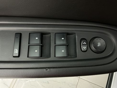 Used 2015 Chevrolet Traverse LT FWD image 41