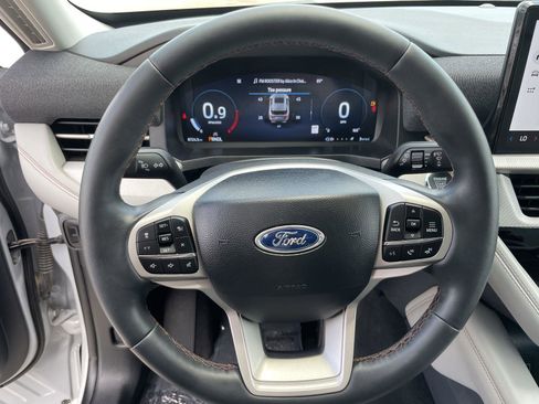Used 2013 Ford Taurus SEL FWD image 13