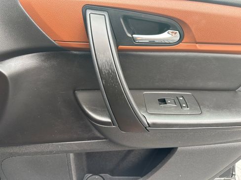 Used 2017 Chevrolet Traverse LT AWD/4WD image 14