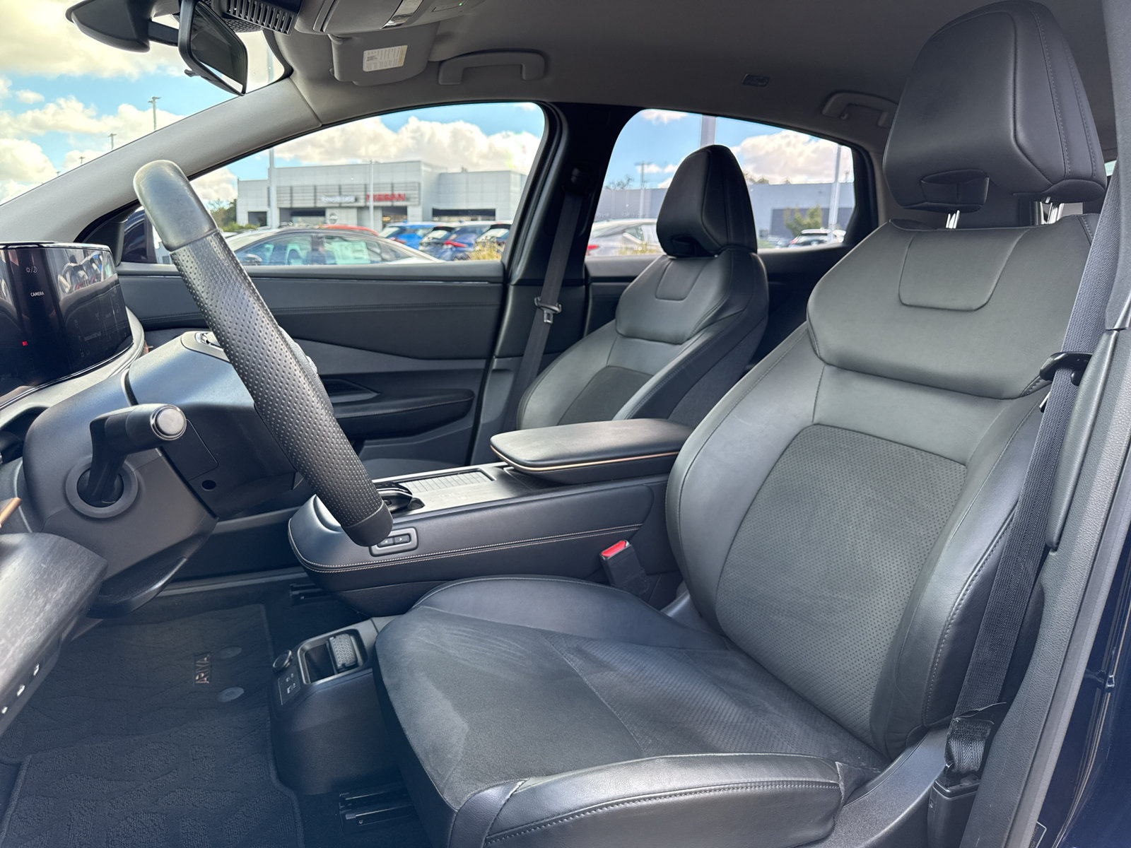 Used 2024 Nissan Ariya FWD image 19