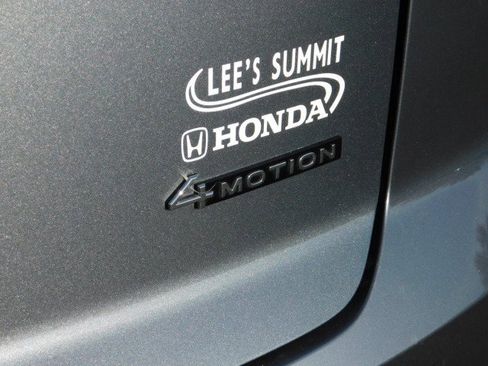 Used 2025 Volkswagen Atlas Cross Sport SE image 7