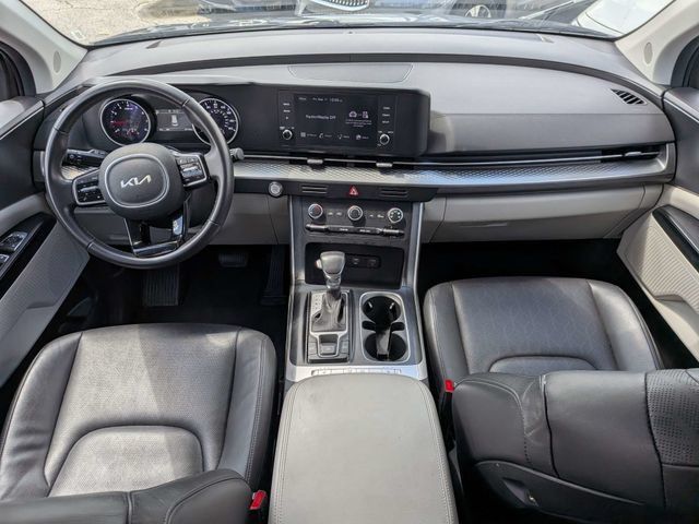 Used 2024 Kia Carnival LX FWD image 14
