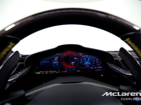 Used 2022 Ferrari SF90 Spider image 14
