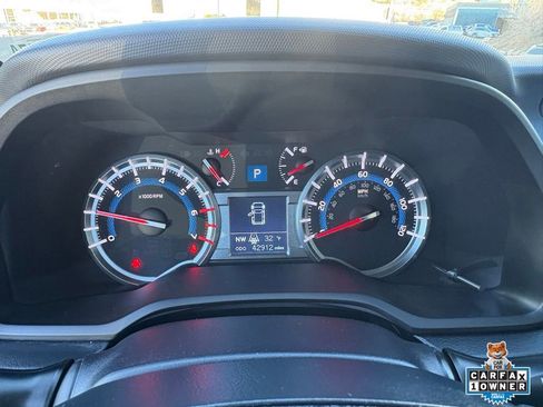 Used 2017 Toyota 4Runner SR5 Premium image 16