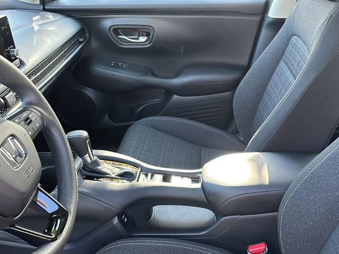 Used 2025 Honda HR-V LX image 24