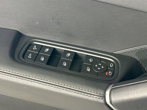 Certified 2022 Porsche Cayenne Turbo image 31