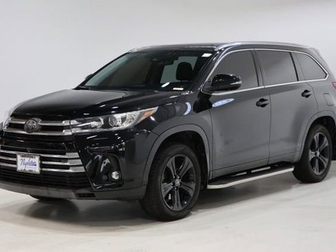 Used 2019 Toyota Highlander Limited Platinum AWD/4WD image 3