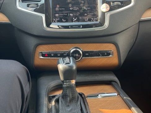 Used 2022 Volvo XC90 T6 Momentum w/ Advanced Package image 28