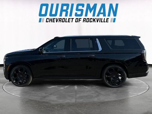 New 2026 Chevrolet Suburban High Country AWD/4WD image 3