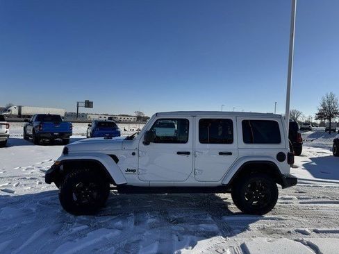 Used 2023 Jeep Wrangler Unlimited Sahara image 5
