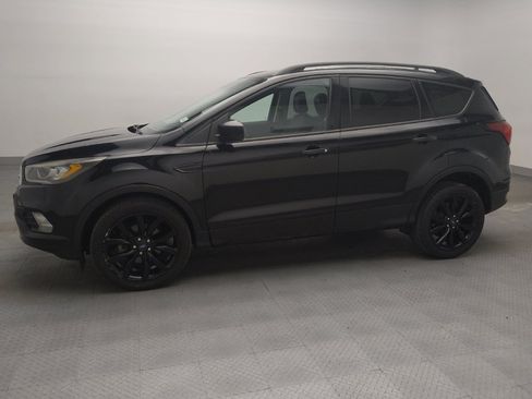 Used 2019 Ford Escape SE FWD image 2