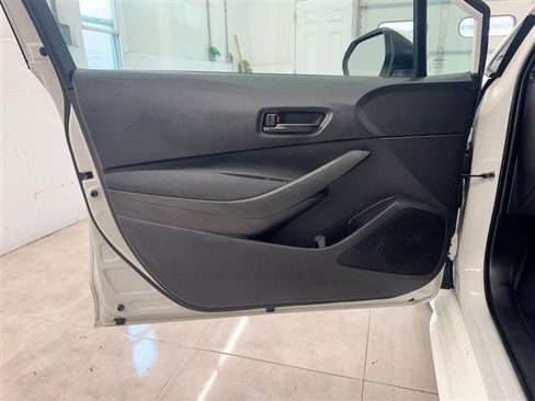 Used 2022 Toyota Corolla LE FWD image 10