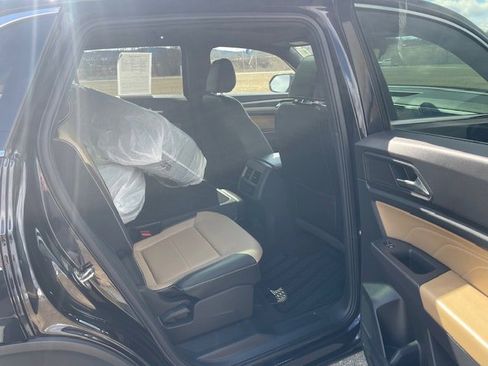 Used 2023 Volkswagen Atlas Cross Sport SEL image 11