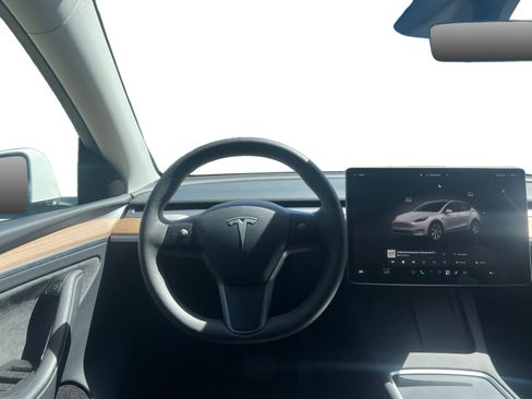 Used 2023 Tesla Model Y AWD image 14