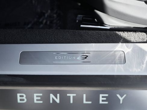 Used 2024 Bentley Flying Spur S V8 image 30