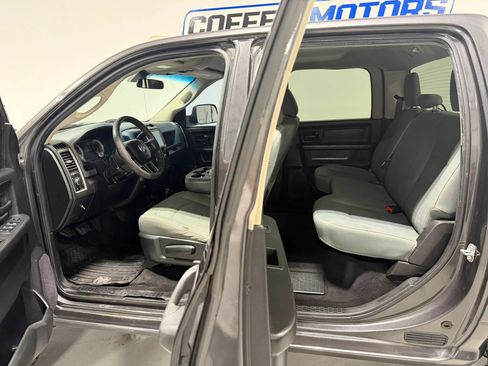 Used 2018 RAM 2500 Tradesman w/ Chrome Appearance Group AWD/4WD image 11