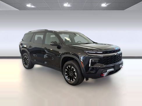 Used 2024 Chevrolet Traverse Z71 w/ LPO, Floor Liner Package AWD/4WD image 7