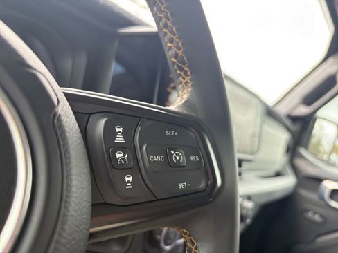 Used 2024 Jeep Wrangler Willys image 15