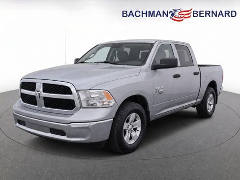 Used 2024 RAM 1500 Classic SLT AWD/4WD image 3