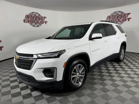 Used 2023 Chevrolet Traverse LT FWD image 3