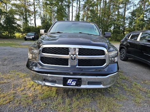 Used 2017 RAM 1500 Classic SLT RWD image 3