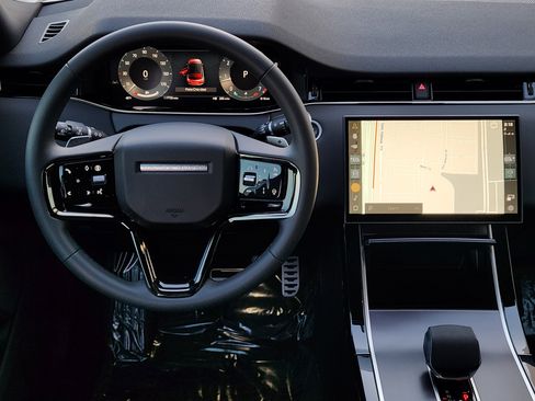 Certified 2026 Land Rover Range Rover Evoque Dynamic SE image 28