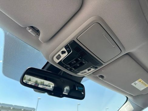 Used 2017 Honda Pilot Elite image 26