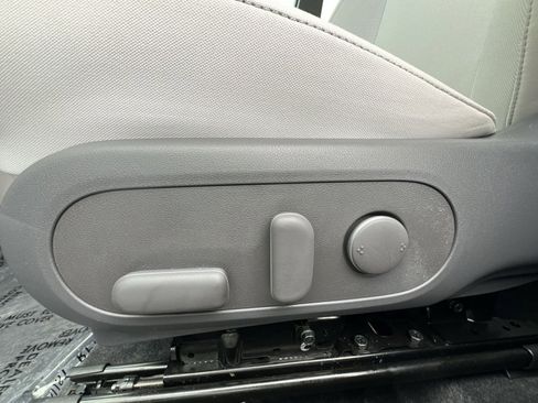 Used 2025 Hyundai Kona SEL FWD image 22