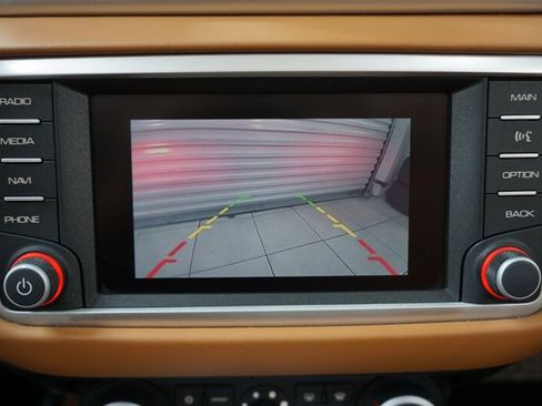 Used 2017 Ferrari California T RWD image 18