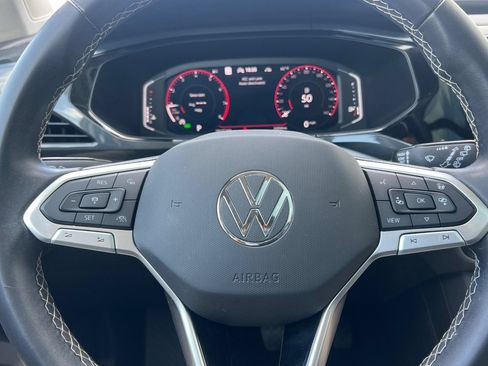 Used 2022 Volkswagen Taos SEL w/ Panoramic Sunroof Package AWD/4WD image 30
