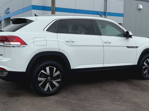 Used 2020 Volkswagen Atlas Cross Sport SEL image 2