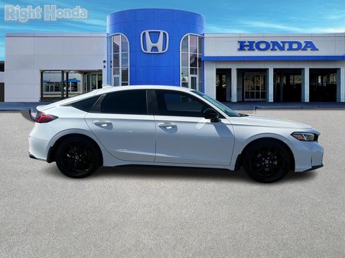 Used 2025 Honda Civic Sport image 9