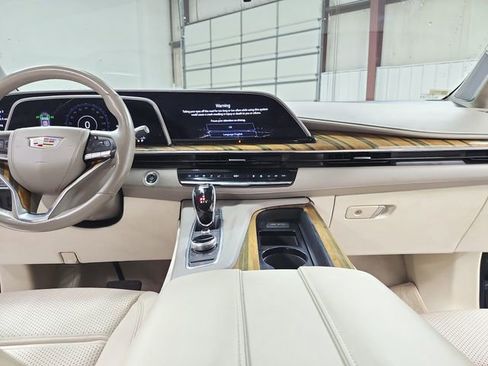 Used 2021 Cadillac Escalade Premium Luxury Platinum AWD/4WD image 27