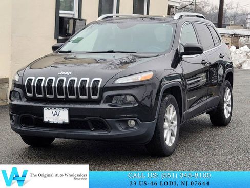 Used 2017 Jeep Cherokee Latitude w/ Safety/Convenience Group image 3