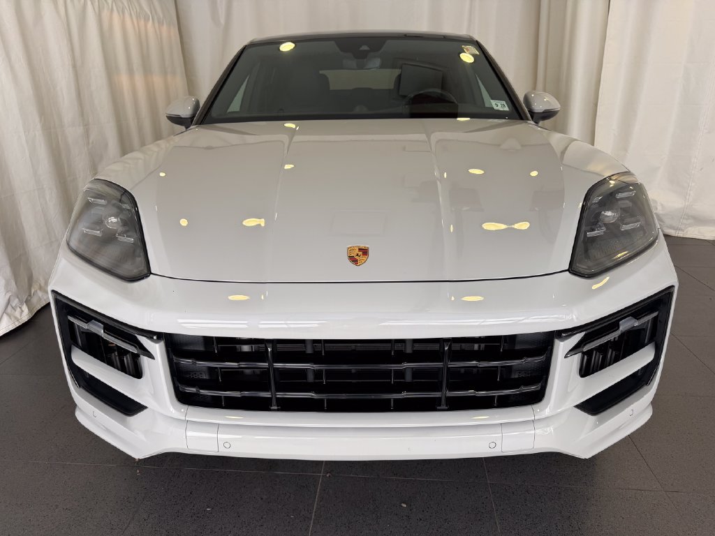 Certified 2024 Porsche Cayenne Coupe AWD/4WD image 6