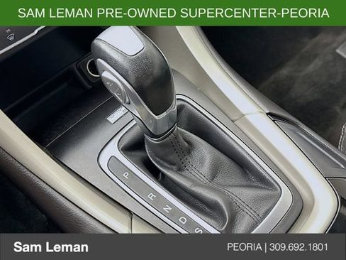 Used 2015 Ford Fusion SE w/ Equipment Group 202A FWD image 16