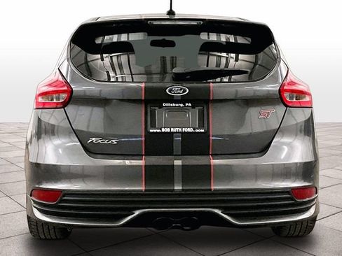 Certified 2017 Ford Focus ST FWD image 4