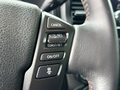 Used 2021 Nissan Titan PRO-4X w/ Pro-4x Convenience Package AWD/4WD image 18
