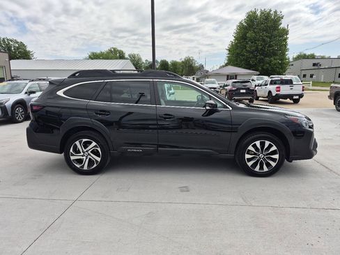 Used 2023 Subaru Outback Limited XT AWD/4WD image 5