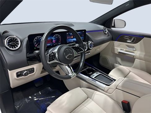 Used 2025 Mercedes-Benz GLA 250 4MATIC image 14