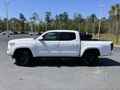 Certified 2022 Toyota Tacoma SR5 w/ Technology Package RWD image 2