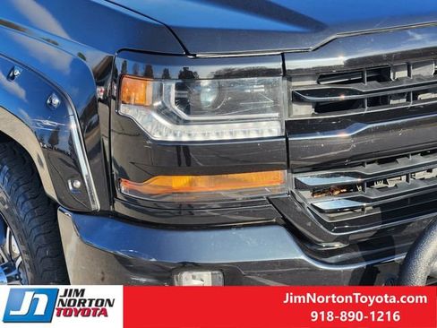 Used 2018 Chevrolet Silverado 1500 LT w/ All Star Edition image 10