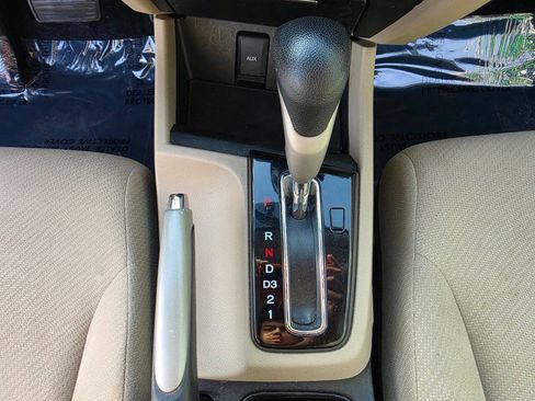 Used 2013 Honda Civic LX image 40