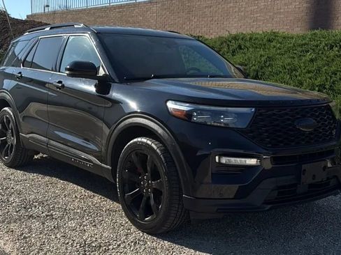 Used 2020 Ford Explorer ST w/ ST High-Performance Pack image 3