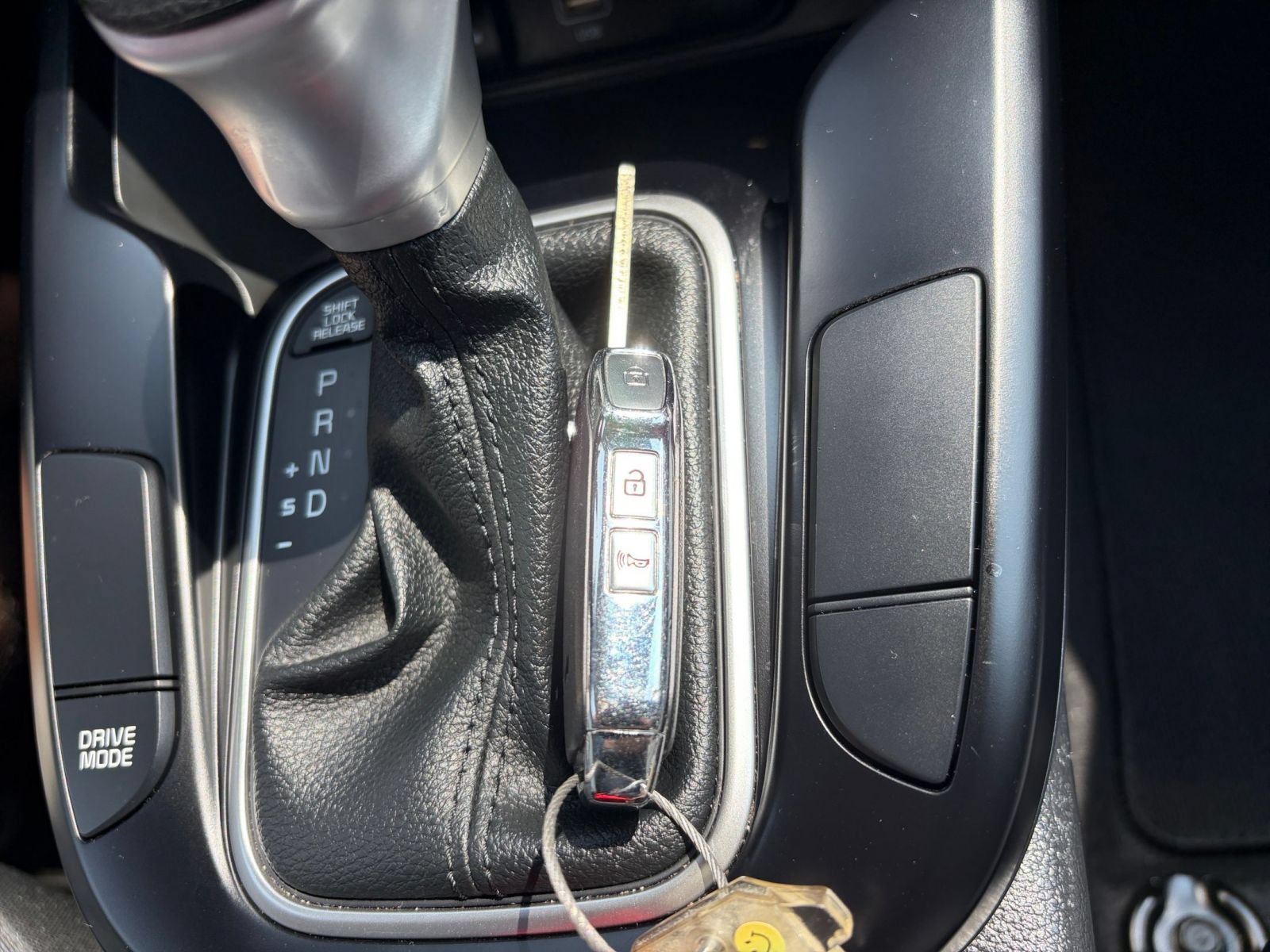 Used 2025 Kia Soul LX w/ LX Technology Package FWD image 20