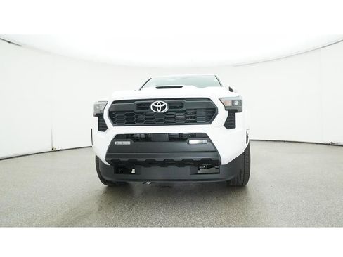 Used 2024 Toyota Tacoma TRD Sport image 32