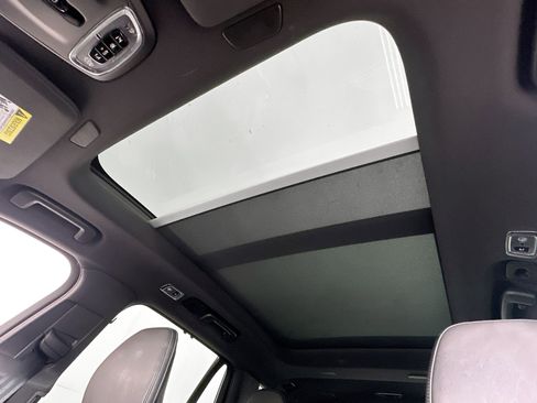 Used 2022 Volvo XC90 T8 R-Design w/ Advanced Package image 22