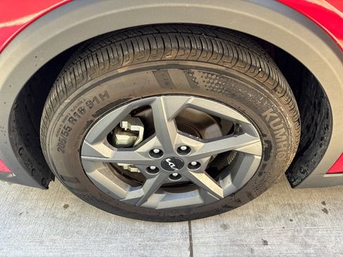 Used 2025 Kia K4 LXS image 21