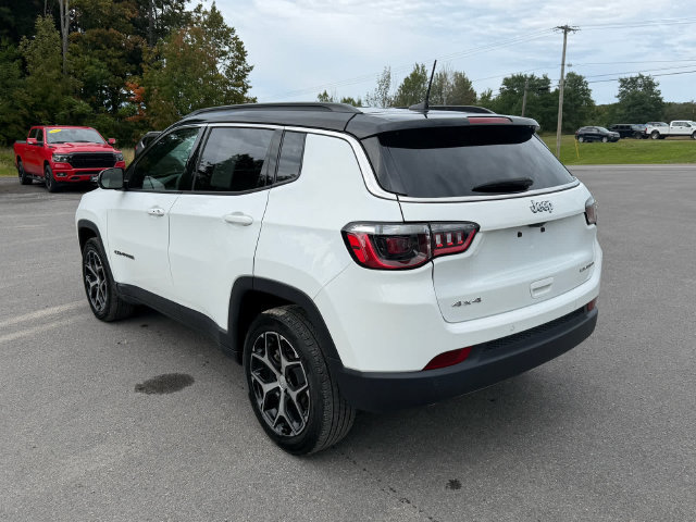 Used 2024 Jeep Compass Limited AWD/4WD image 3