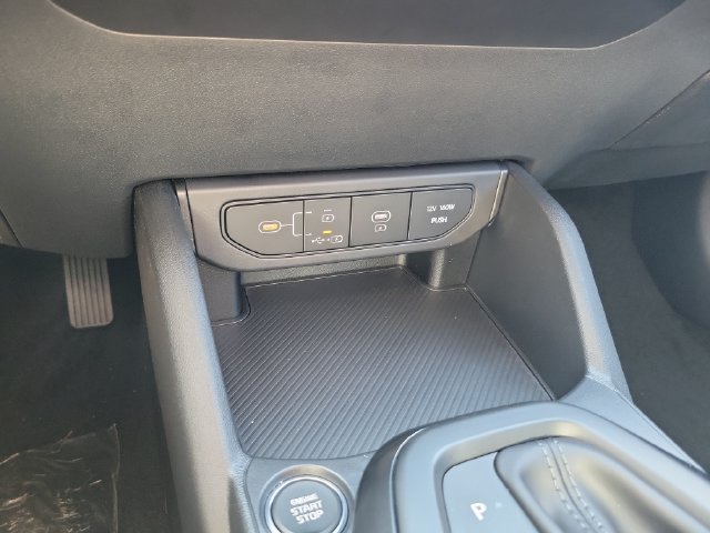 New 2026 Kia K4 FWD image 21